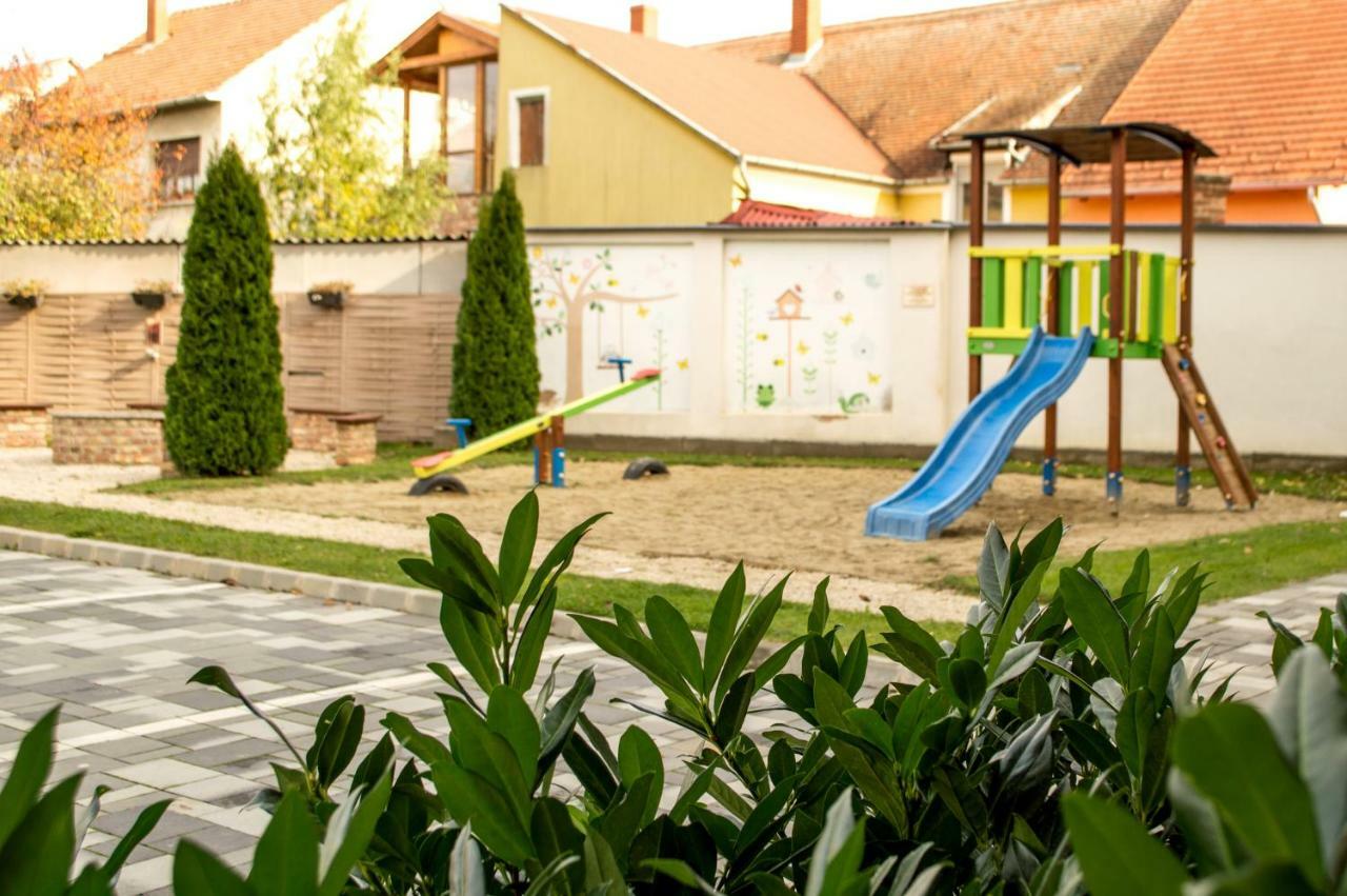 דירות Sárvár Platina Apartman מראה חיצוני תמונה