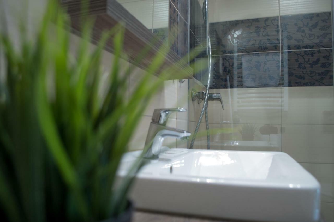 דירות Sárvár Platina Apartman מראה חיצוני תמונה